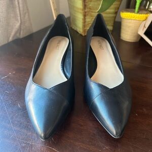 Nine West Black Pointed V-Cut Leather Flats